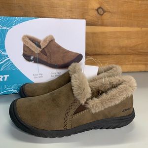 NEW Women’s JSport Willa Slip On Traction Faux Fur Lined Shoes Brown